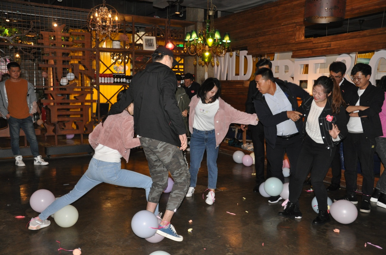 泓源公司舉辦“情定七夕·緣來(lái)是你”政銀企青年聯(lián)誼活動(dòng)(圖9) 泓源公司舉辦“情定七夕·緣來(lái)是你”政銀企青年聯(lián)誼活動(dòng)(圖9)