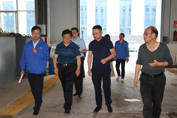 市委統(tǒng)戰(zhàn)部調(diào)研豐收公司生產(chǎn)經(jīng)營及復(fù)工復(fù)產(chǎn)工作(圖1) 市委統(tǒng)戰(zhàn)部調(diào)研豐收公司生產(chǎn)經(jīng)營及復(fù)工復(fù)產(chǎn)工作(圖1)