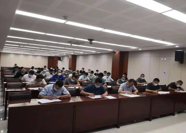 泓源公司產(chǎn)業(yè)開發(fā)聯(lián)合黨支部組織開展項(xiàng)目管理辦法考試測(cè)評(píng)(圖2) 泓源公司產(chǎn)業(yè)開發(fā)聯(lián)合黨支部組織開展項(xiàng)目管理辦法考試測(cè)評(píng)(圖2)