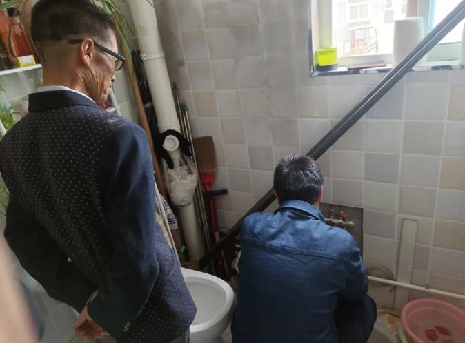 傳承雷鋒精神 貢獻(xiàn)青春力量——泓源公司團(tuán)委開展第三季度“學(xué)雷鋒”活動(圖2) 傳承雷鋒精神 貢獻(xiàn)青春力量——泓源公司團(tuán)委開展第三季度“學(xué)雷鋒”活動(圖2)