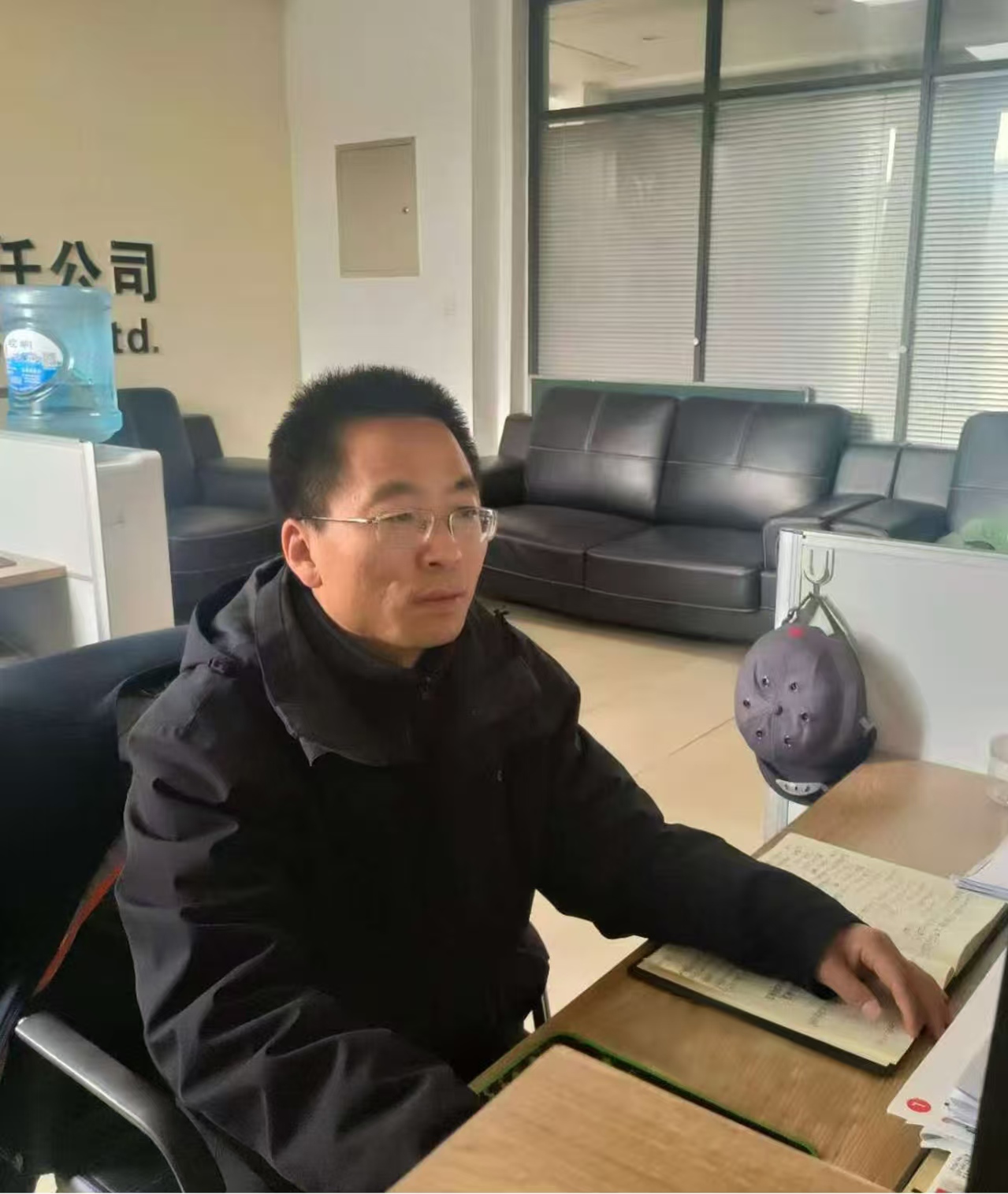 中共平?jīng)鍪谢A(chǔ)產(chǎn)業(yè)投資集團(tuán)有限公司委員會(huì)關(guān)于對(duì)2025年度“產(chǎn)投榜樣”進(jìn)行公示的公告(圖2) 中共平?jīng)鍪谢A(chǔ)產(chǎn)業(yè)投資集團(tuán)有限公司委員會(huì)關(guān)于對(duì)2025年度“產(chǎn)投榜樣”進(jìn)行公示的公告(圖2)